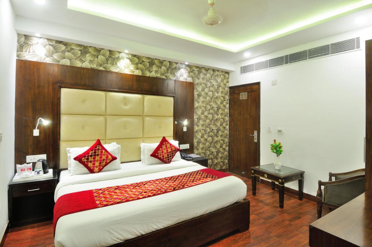 Capital O 2242 Hotel Yuvraj Deluxe New Delhi Extérieur photo